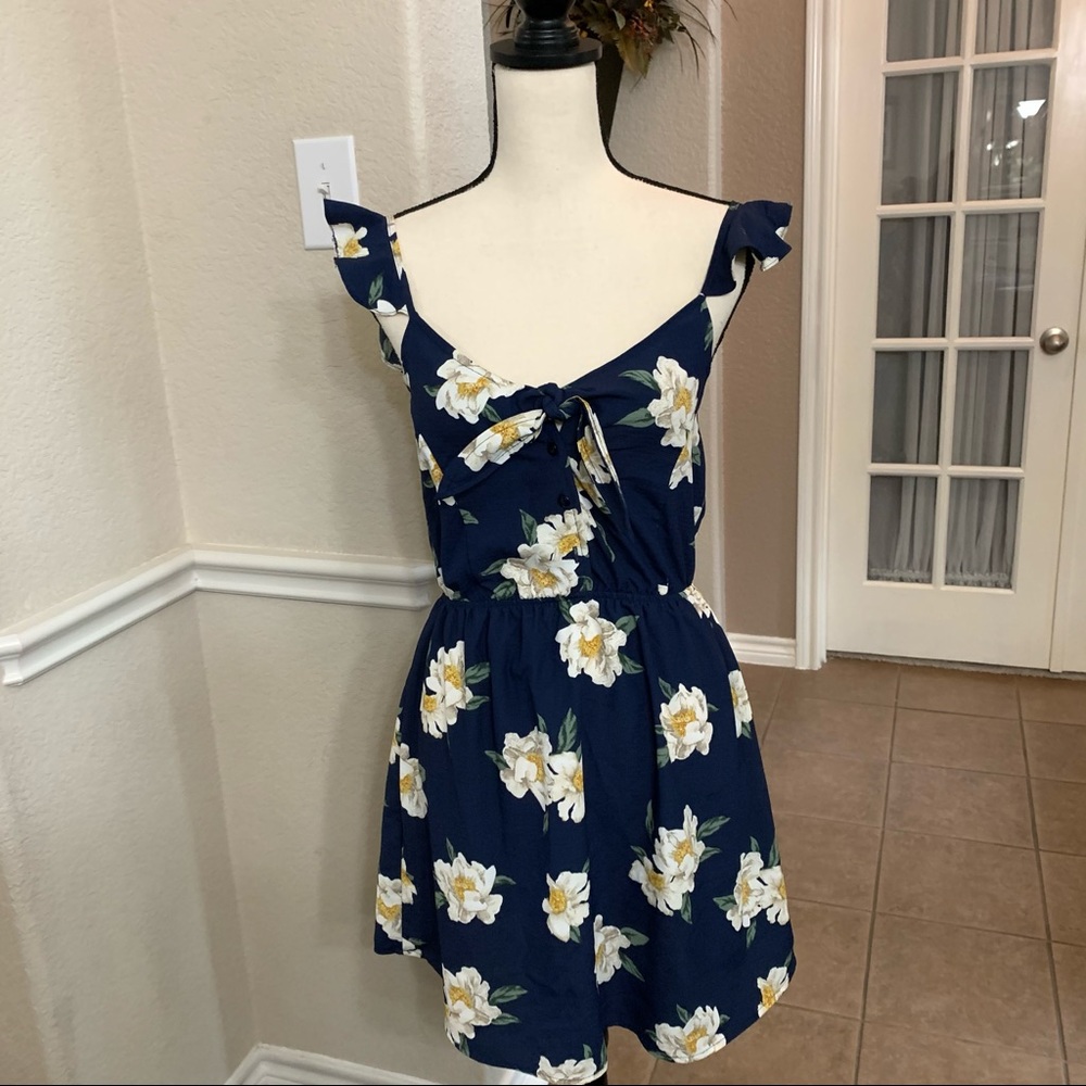 Sweet Wanderer blue floral dress Size S